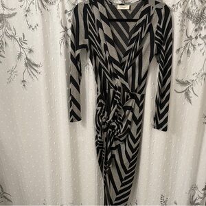 Freeway Black and Gray Geometric Long Sleeve Dress